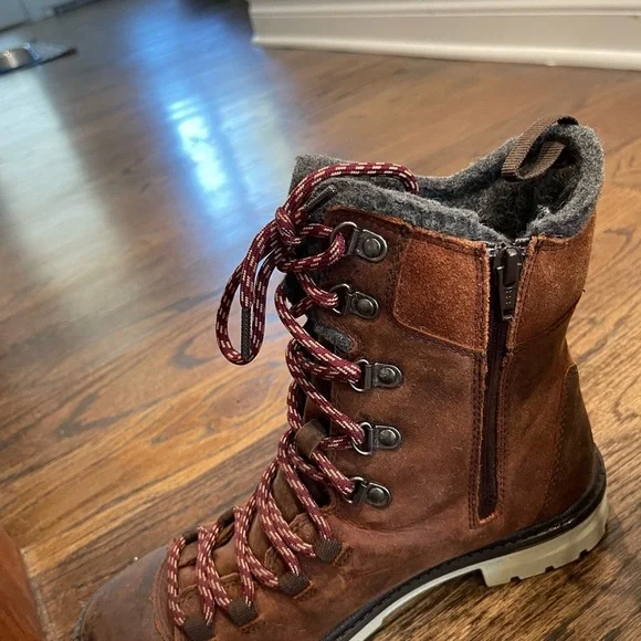 Kamik Brown Lace-Up Winter Boots women’s 9 US EUC - Picture 12 of 15